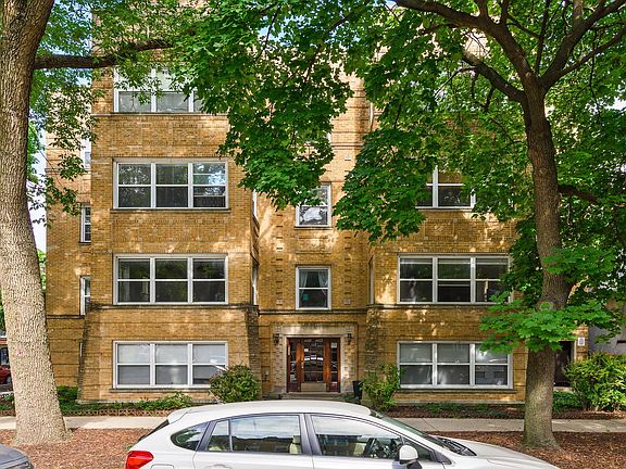 2nd image of 4455 N Whipple St APT 1