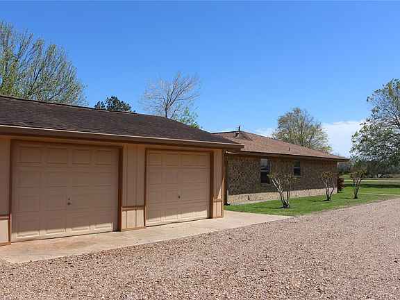 3rd image of 12710 Dannhaus Rd