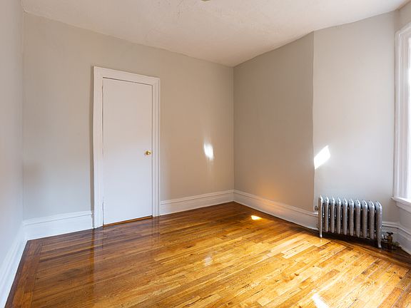 3rd image of 153 Vermilyea Ave #5EE