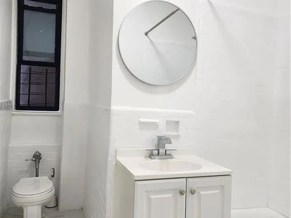 590 Parkside Avenue image 17 of 20