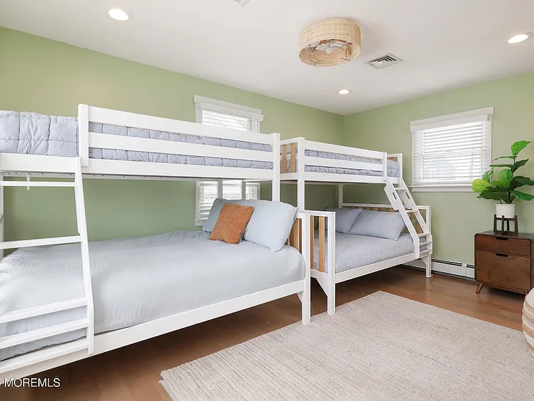 447 Tunney Ave — Photo 20