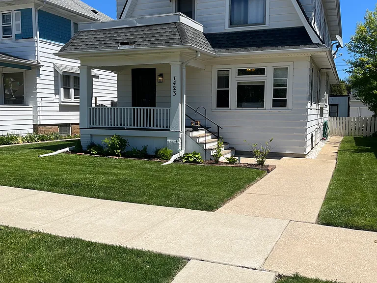 1423 Cleveland Ave — Photo 1