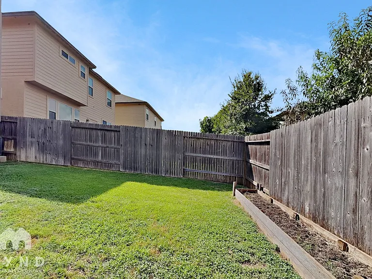21535 Vista De Cristal — Photo 27