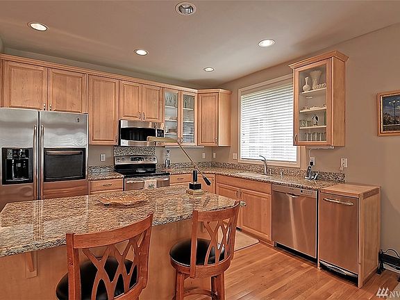4th image of 15608 Country Club Dr #A