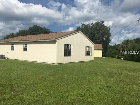 Back view of home..no neighbors.