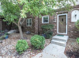 9606 Perry Ln, Overland Park, KS 66212