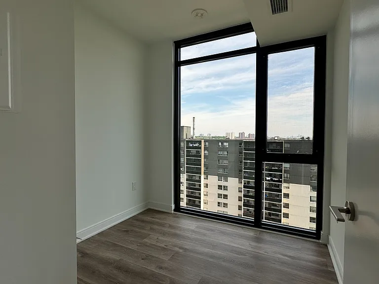 86 Dundas St E #1114 — Photo 12