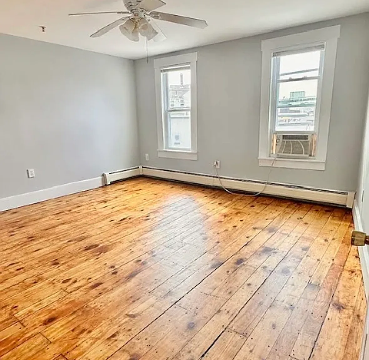 2 bed, 1000 sqft, $2,100 — Photo 3