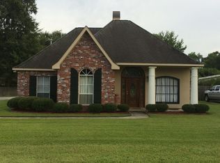 7432 Lake Meadow Dr, Denham Springs, LA 70706