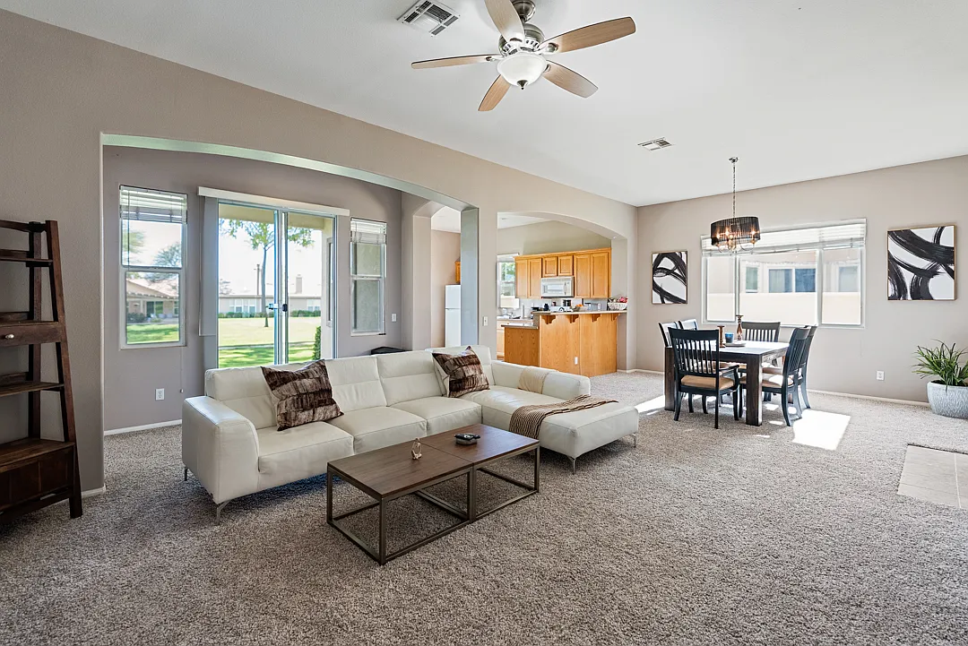 3 bed, 1985 sqft, $4,200 — Photo 3
