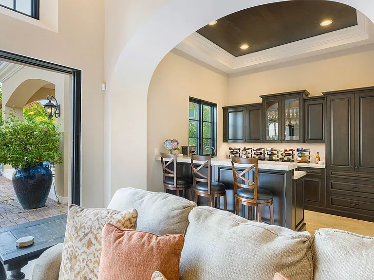 4520 Kahala Ave — Photo 16