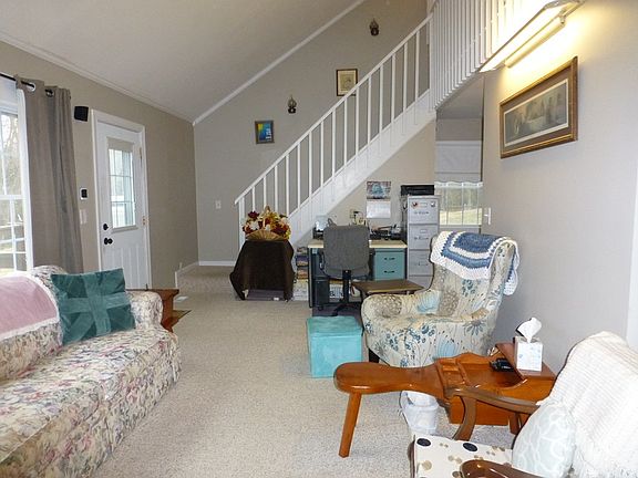 4th image of 681 S Hill Banks Dr