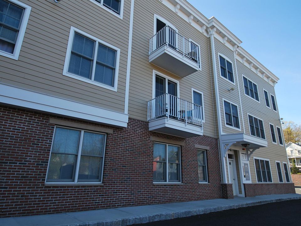 1st image of 15 Glenmare Mews