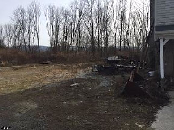 4th image of 98 Route 23