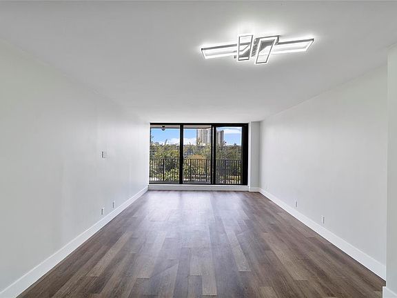 5th image of 300 Three Islands Boulevard #306