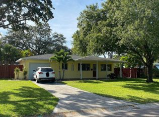 5596 Cedar St NE, Saint Petersburg, FL 33703