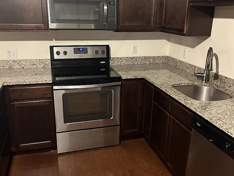 40 S Pearl St #206 — Photo 2