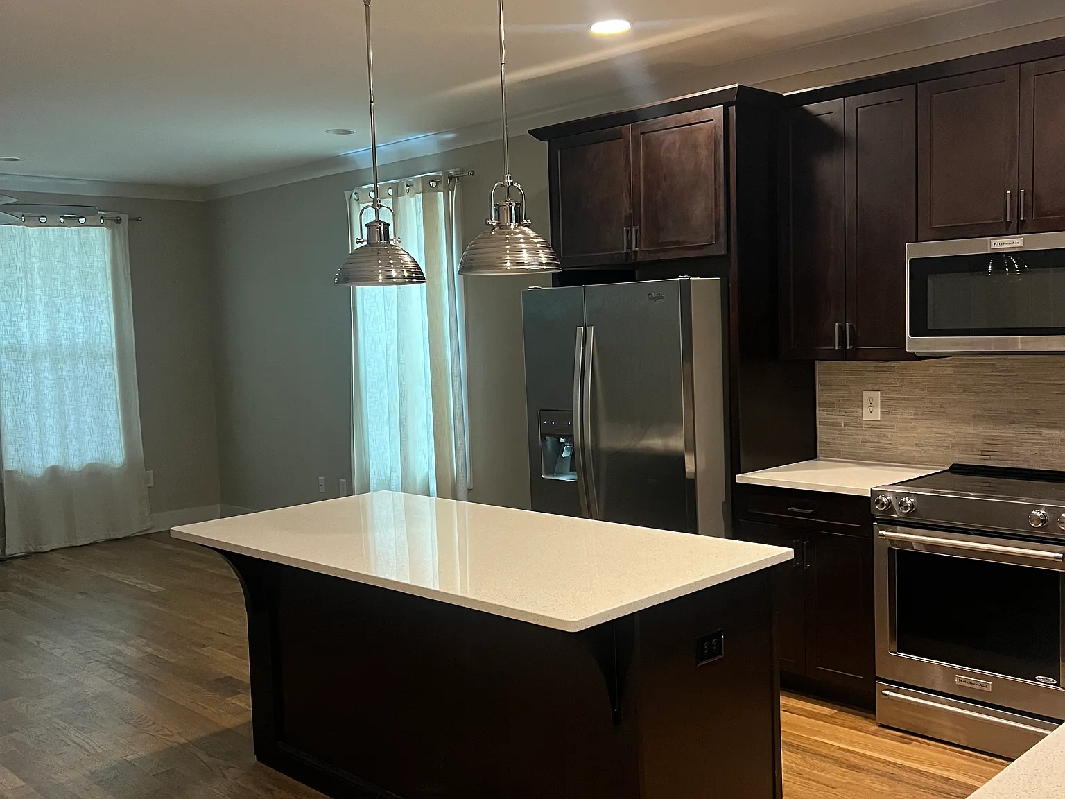 4 bed, 3.5 bath, 1772 sqft, $3,900 — Photo 2
