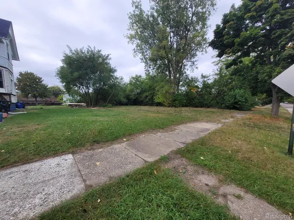 1433 Sheridan St, Detroit, MI 48214