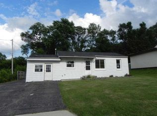 6998 Hiatt Dr, Rockford, IL 61114