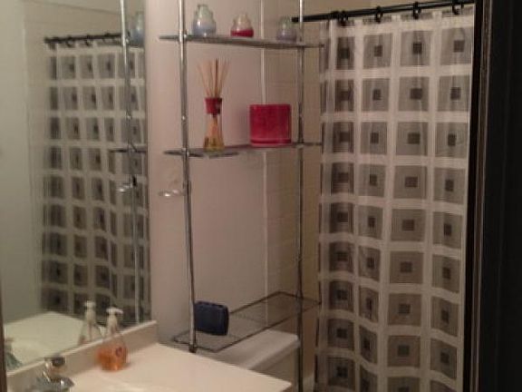 4th image of 228 W Jennifer Ln #3-4B