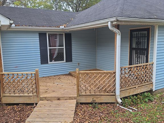 2nd image of 1641 Harris St