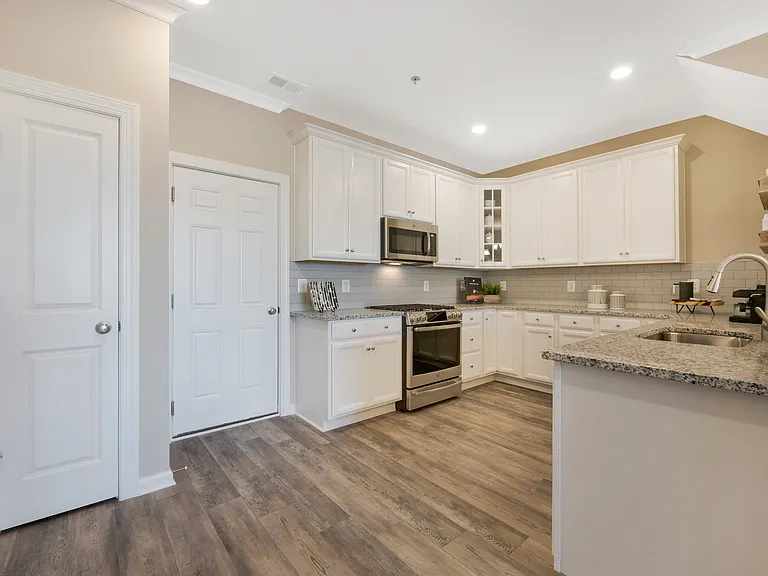 The Refinery Townhomes — Photo 24