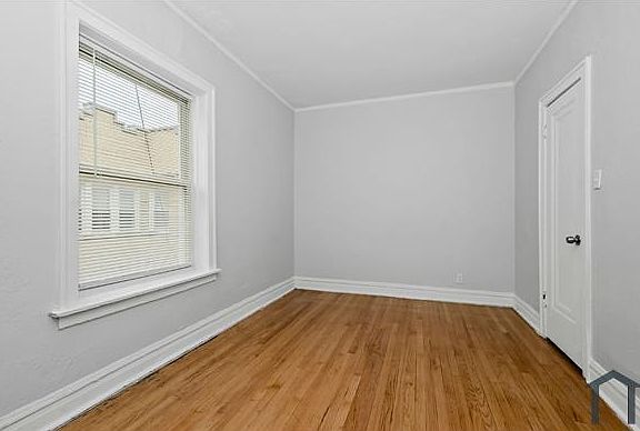 4th image of 7112 S East End Ave #3B