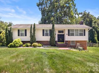 5225 Wolfe Rd, Hickory, NC 28601