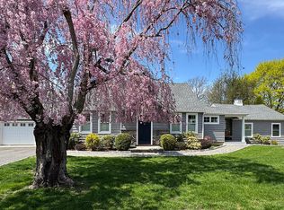 17 Ridgedale Rd, Fairfield, CT 06824