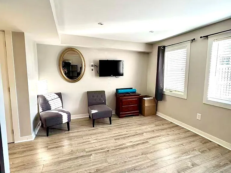 12 Bonello Cres — Photo 4