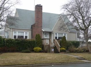 72 Old Post Rd, Edison, NJ 08817