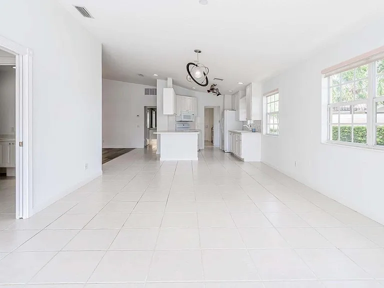 8270 Eleuthera Ln — Photo 8