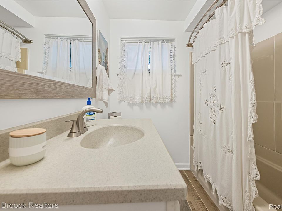 2665 Middlebelt Rd, photo 11