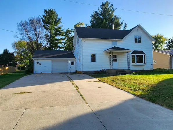 306 W College St, Stacyville, IA 50476