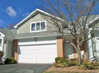 36 Running Brook Ln, Rochester, NY 14626