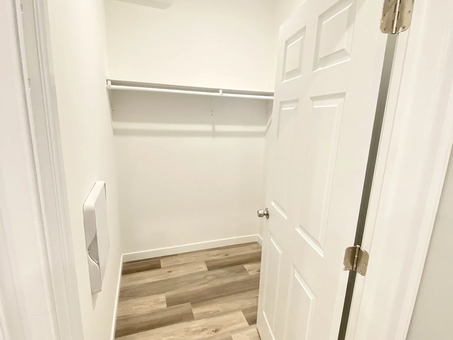 1 bed, $1,636 — Photo 4
