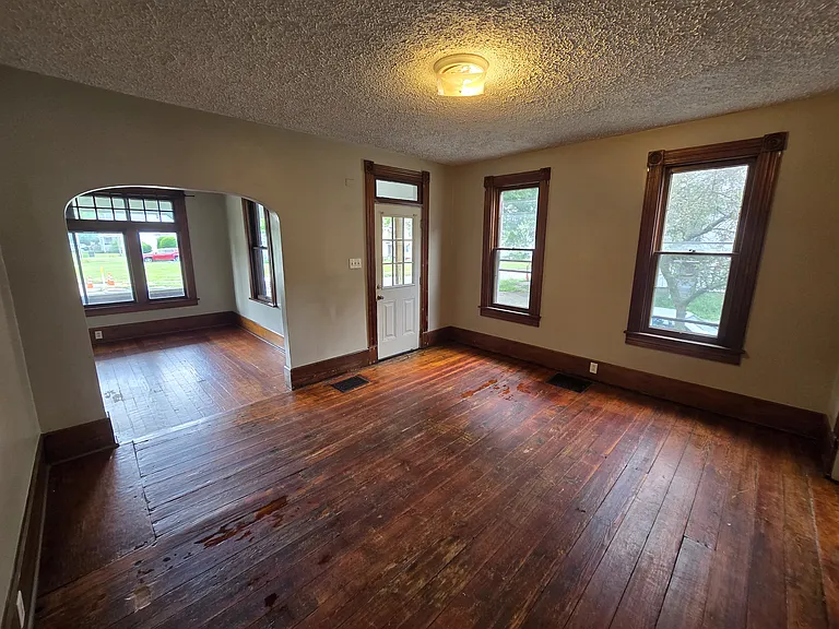 1148 S Arch Ave — Photo 4