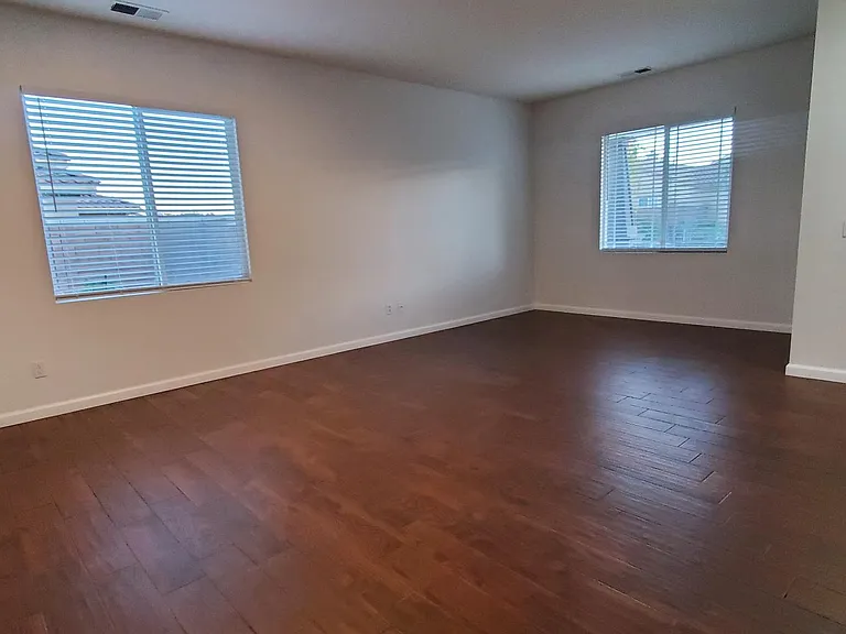 33478 Dolomite St — Photo 2