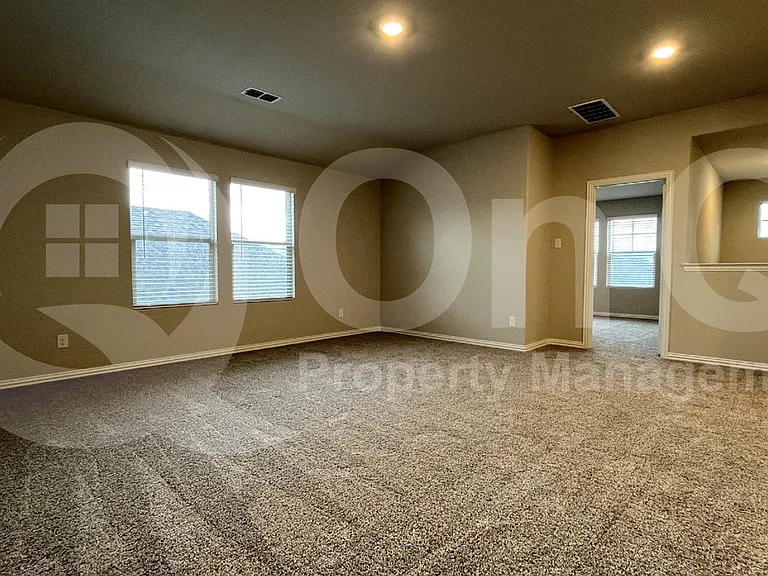 1608 Lannon Ln — Photo 10