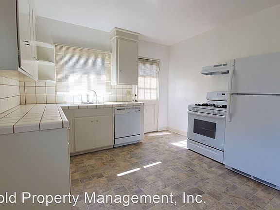 3rd image of 472 Sloat Ave