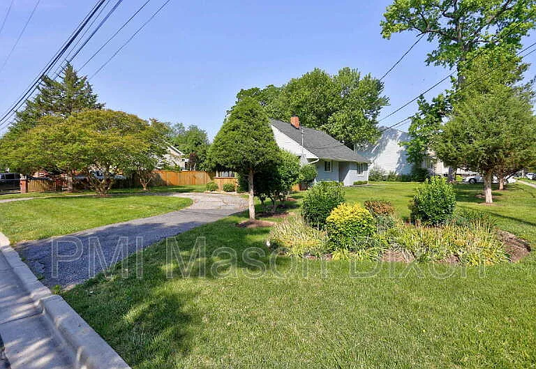 330 Compton Ave — Photo 4