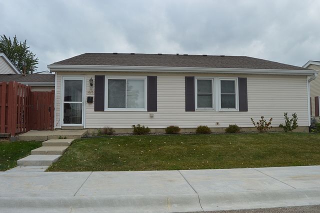 1st image of 1826 Stockton Dr