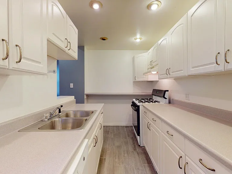 700 W Schubert Ave #2-F — Photo 13