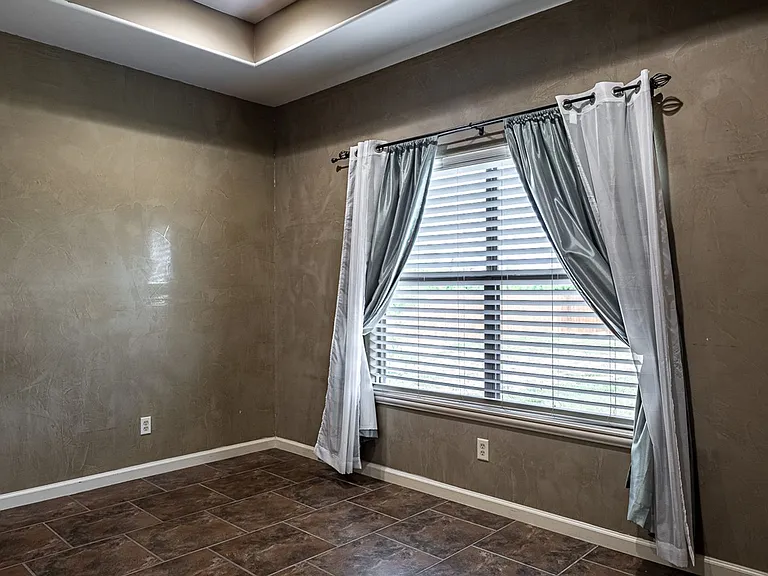 136 Dos Caballos — Photo 12