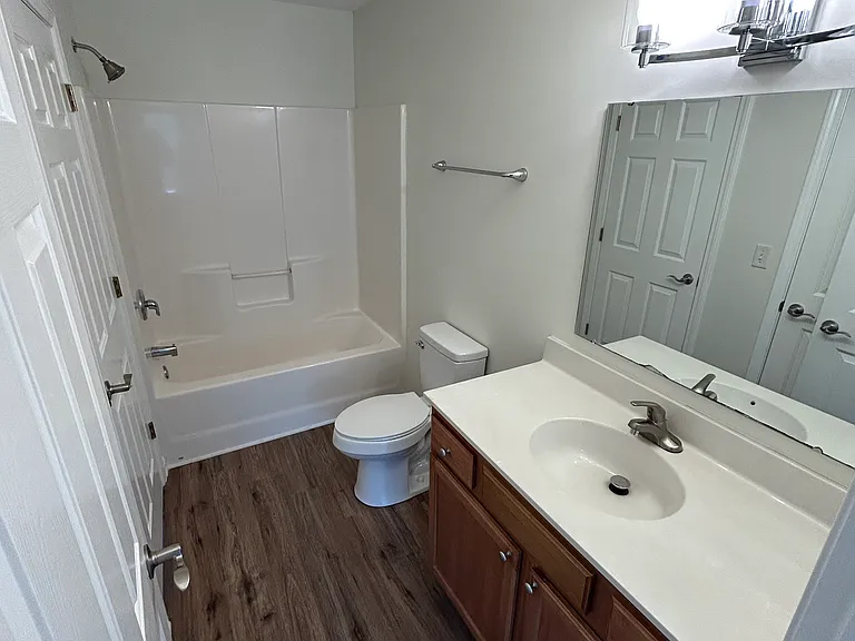 53 Meadow Glen Ct #4 — Photo 14