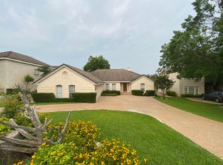 43 Stillmeadow Dr, The Hills, TX 78738