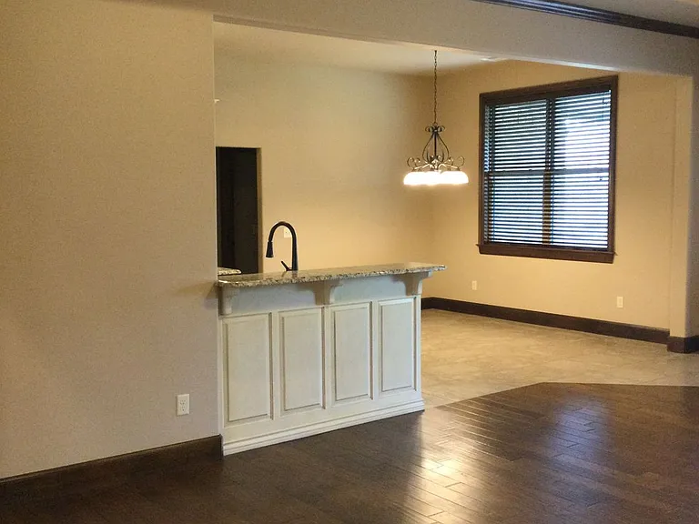17409 Melville Ln — Photo 11