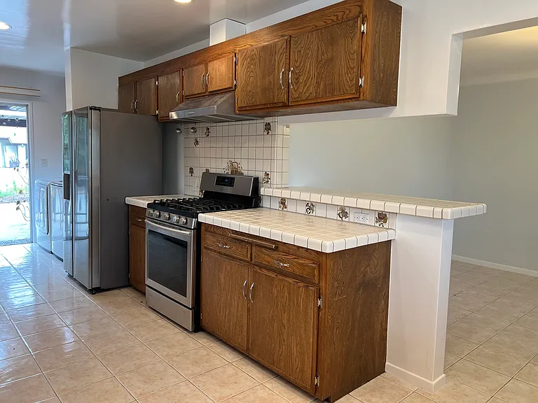 11160 Greenlawn Ave — Photo 5