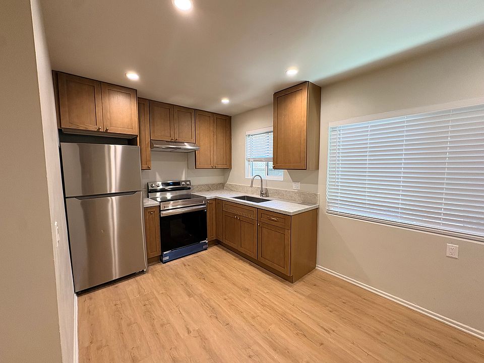 1st image of 1301 N Mansfield Ave APT 103